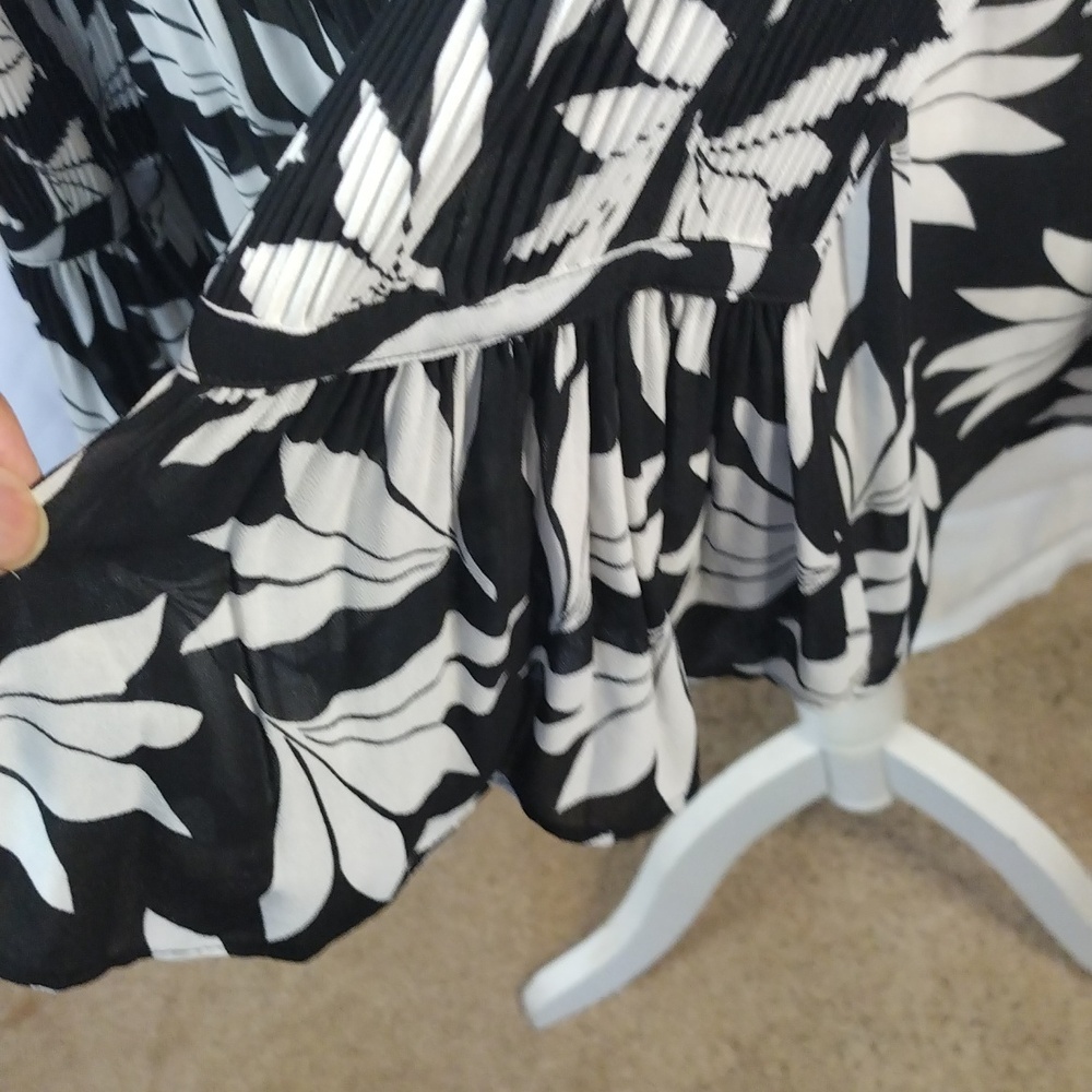 Ann Taylor Ruffled Top - Picture 7 of 11